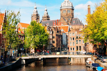 Amsterdam: Tradition and modernity surrounded by canals and diamonds.
