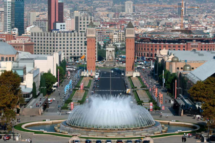 Barcelona: A mix of traditional and modernity, between the sea and the sky of Gaudí.