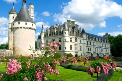 Chenonceaux: Castle of six ladies. Admission included.