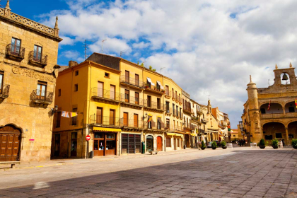 Ciudad Rodrigo: A walk through its mediaeval streets.