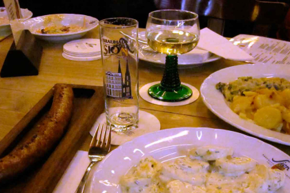 Cologne: Visit to a typical restaurant.