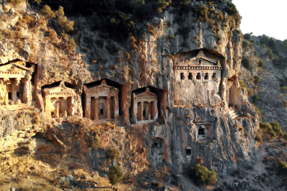 Dalyan: Incredible place next to its beautiful navigable river.
