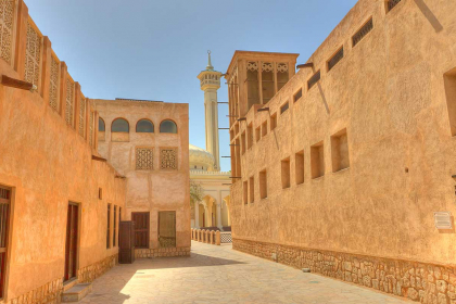 Dubai, Abu Dhabi y las tres religiones incluyendo Casa de la familia Abrahámica y templo Hindú