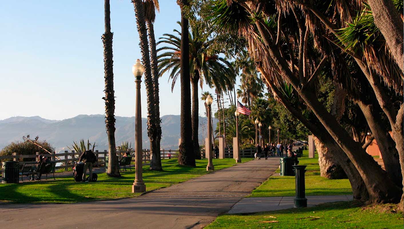 Fresno: An agrarian city in St. Joaquin Valley in which to relax after Death Valley. Fresno: An agrarian city in St. Joaquin Valley in which to relax after Death Valley.