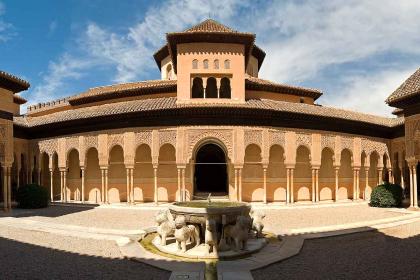 Granada: Admission to the Alhambra included.