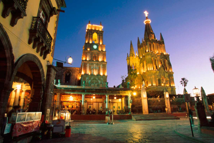 Guadalajara: A modern city with a colonial centre and cathedral, market and Tapatía Square.