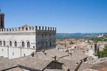 Gubbio: A journey back in time through its medieval streets and atmosphere.