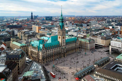 Hamburg: Elbe port.