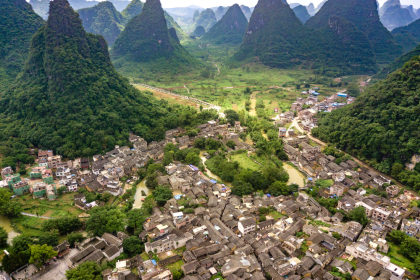 Huangyao: City in a spectacular rural environment.