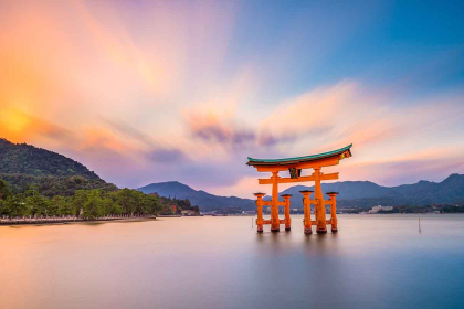 The sanctuary of Itsukushima dedicated to the guardian of the seas