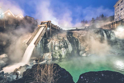 We passed through Kusatsu, an attractive thermal city