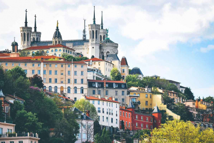 From Italy to France end Paris