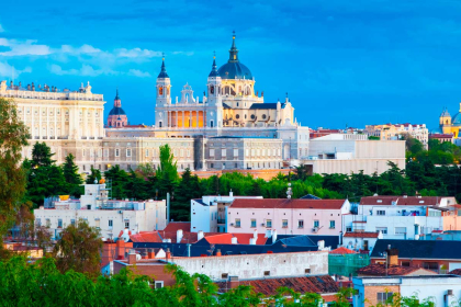 Madrid: Centre and beacon of the Spanish Kingdom, where each moment brings a glimpse of the past and the future.