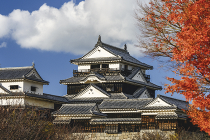Matsuyama: We will take the carrilway to go up this awesome castle