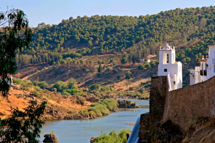 Mertola: Villa and museum exhibiting Muslim art.