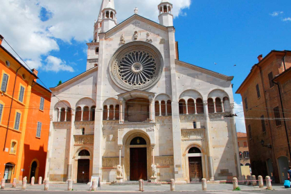 Modena: Luciano Pavarotti 's hometown .