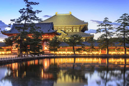 In Nara we are visiting Todaiji, a magnificent Buddhist temple built in 752