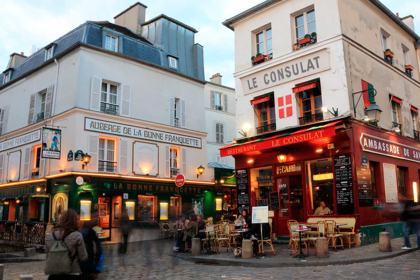 Paris: Night visit to the Bohemian Quarter of Montmartre.