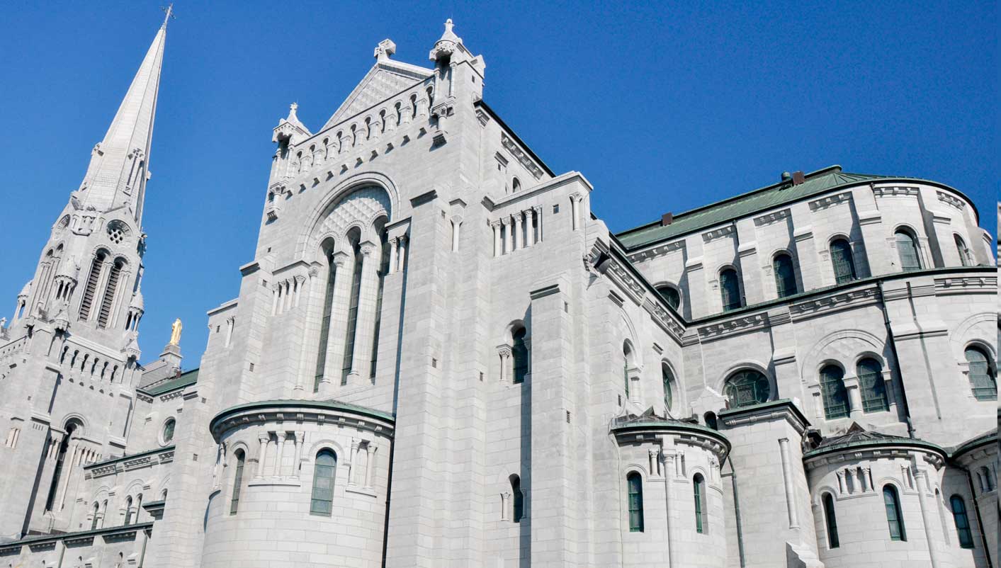 Quebec: Visit to the Basilica of St. Anne de Beaupre included. Quebec: Visit to the Basilica of St. Anne de Beaupre included.