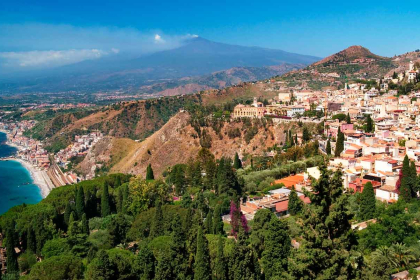 Rome: Optional visit to Naples, Pompeii and Capri, on request.