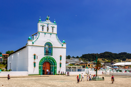 San Juan Chamula: The place where the Christian mixes with the pre-Columbian.