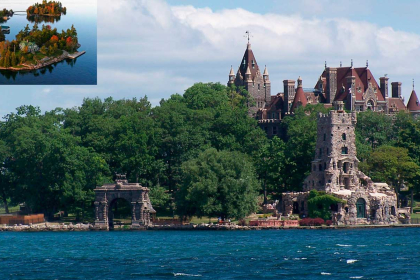 Thousand Islands: We embark on a panoramic cruiser.