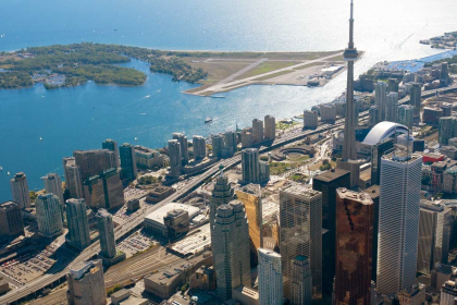 Toronto: Visit to Queens Quay included.