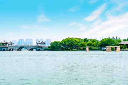 Xuzhou: It has a beautiful Yunlong lake.