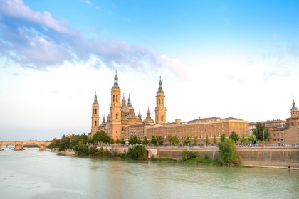 Cathedral of Our Lady of Pilar and the Ebro in Zaragoza.